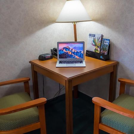 Junction City Guest House Inn מראה חיצוני תמונה